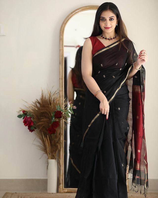 5034 Exclusive Fancy Designer Sarees Catalog